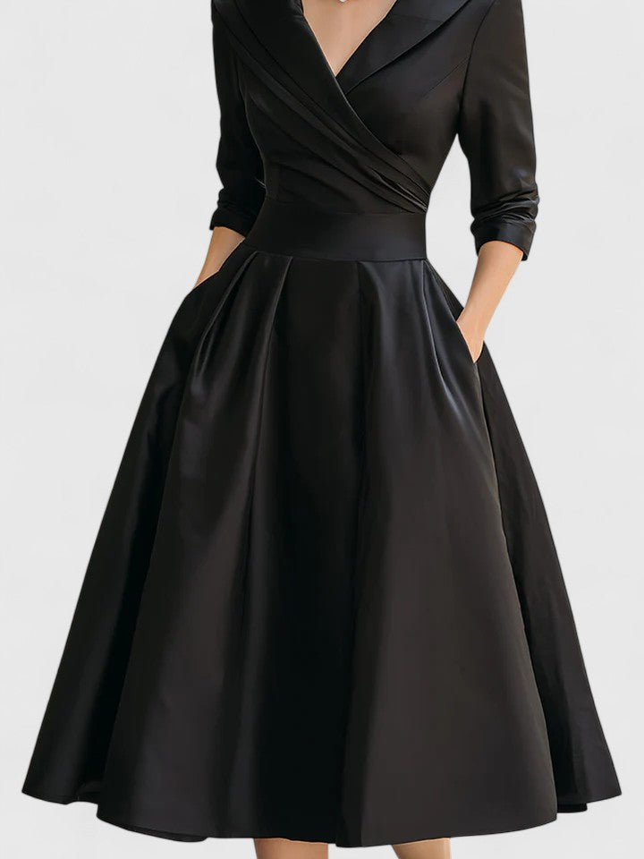 Ewelina – Elegantes Damen A-Linienkleid mit Wickelkragen