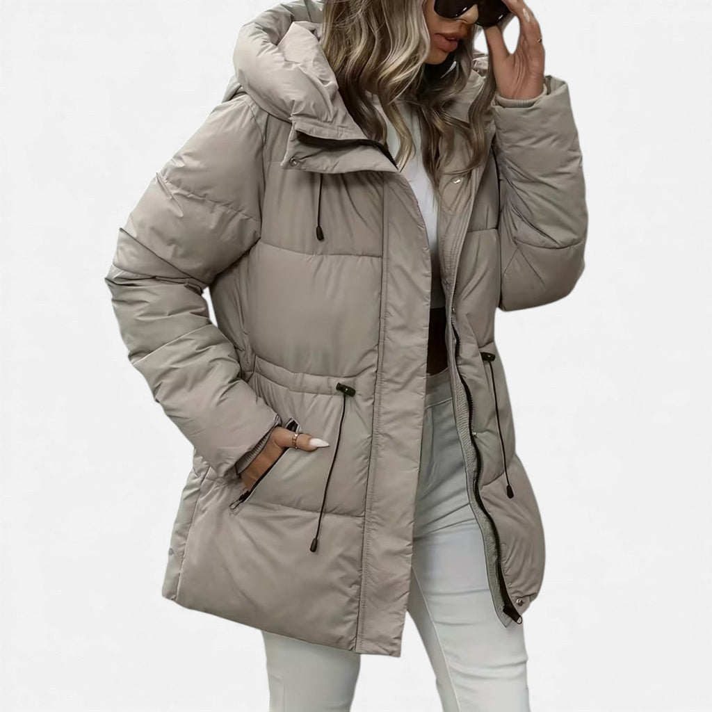 Damen Daunenjacke in langer Ausführung mit Kapuze und anpassbarem Kordelzug - J&B - 1 - Atelier-Zofia