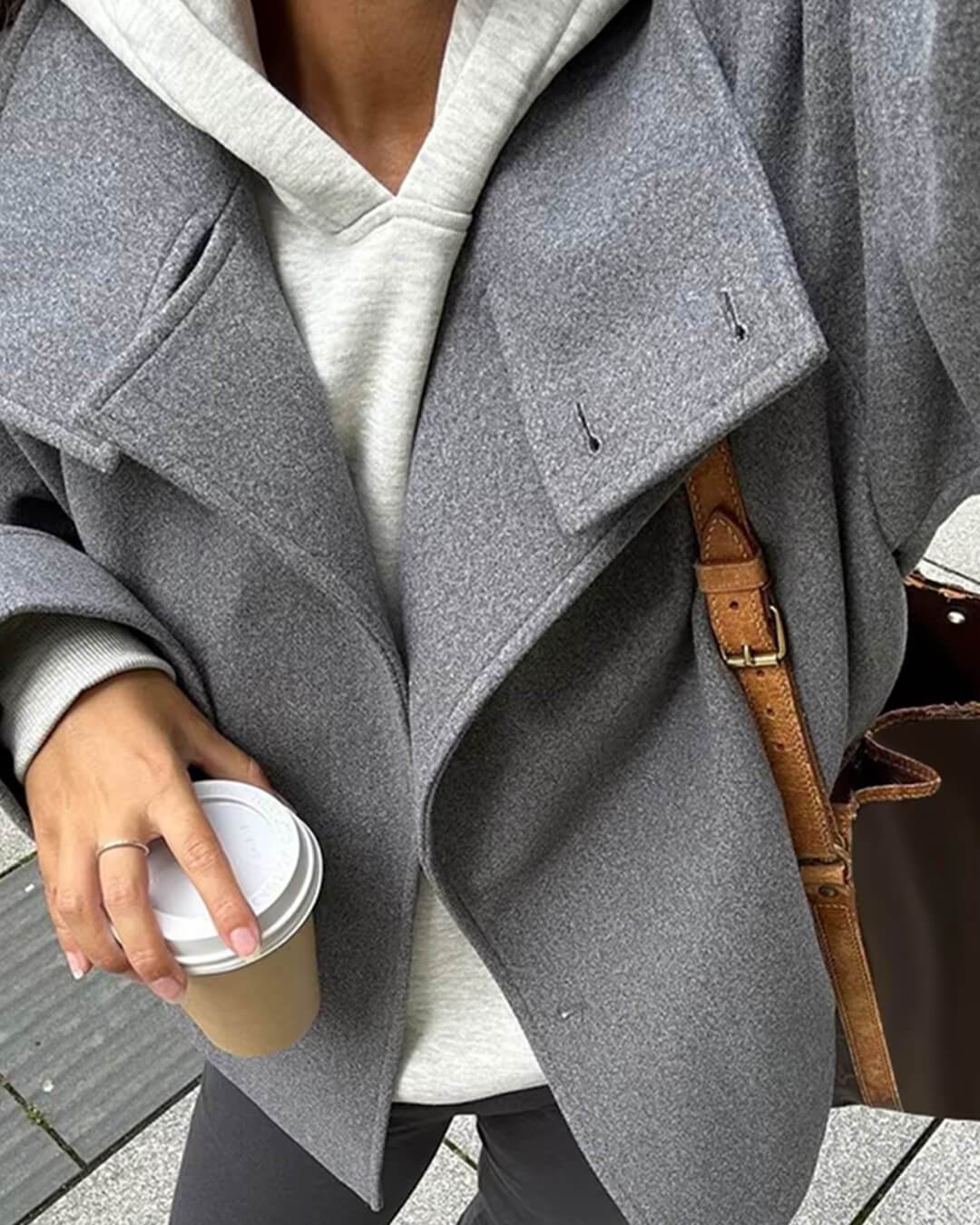 Elegante Damenjacke mit hohem Kragen und lässiger Passform - J&B - 2 - Atelier-Zofia