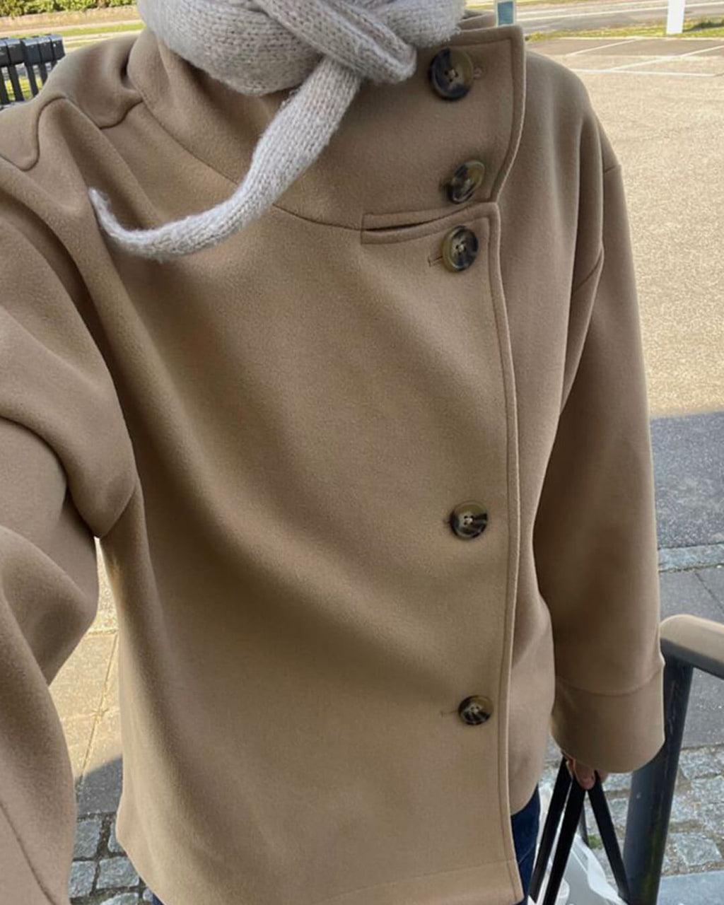 Elegante Damenjacke mit hohem Kragen und lässiger Passform - J&B - 6 - Atelier-Zofia