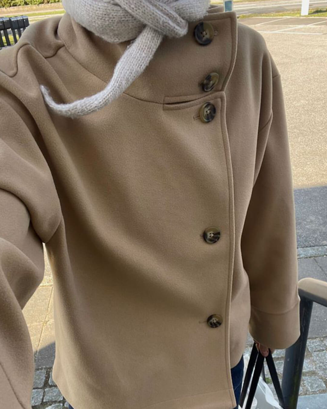 Elegante Damenjacke mit hohem Kragen und lässiger Passform - J&B - 6 - Atelier-Zofia