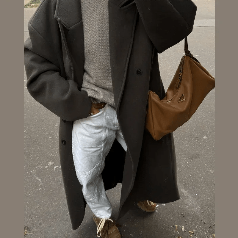 Stilvolle lange Jacke für Damen mit lässigem Schnitt und breitem Revers - J&B - 3 - Atelier-Zofia