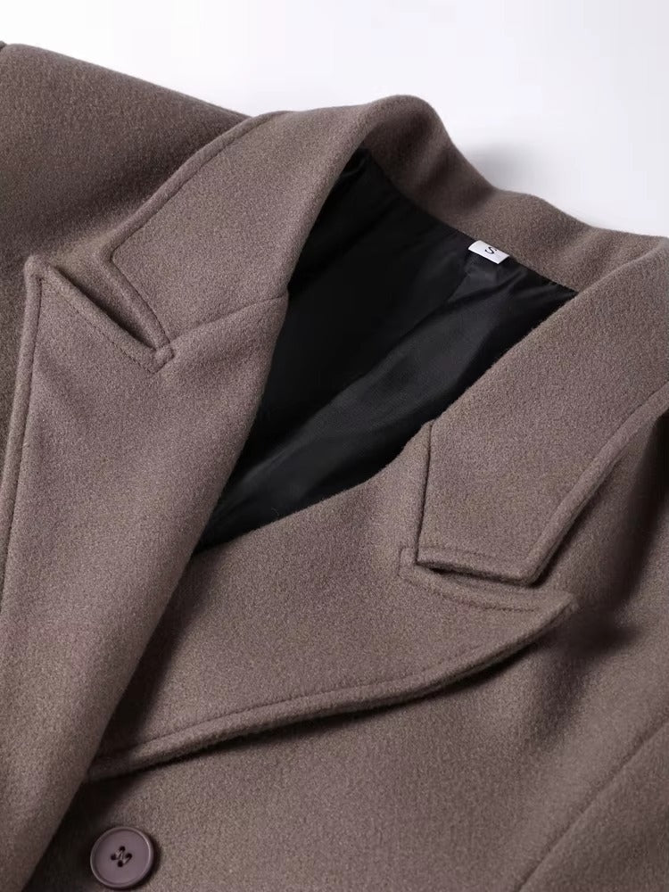 Stilvolle lange Jacke für Damen mit lässigem Schnitt und breitem Revers - J&B - 11 - Atelier-Zofia
