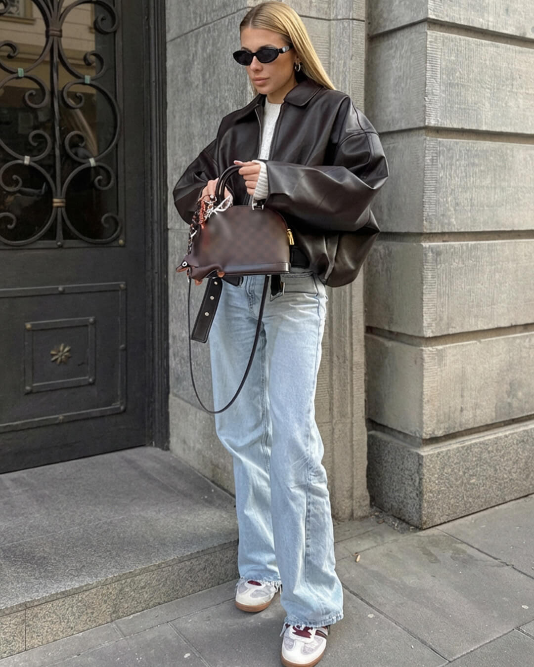 Damen Bomberjacke im Oversized-Stil mit Taillengürtel - J&B - 5 - Atelier-Zofia