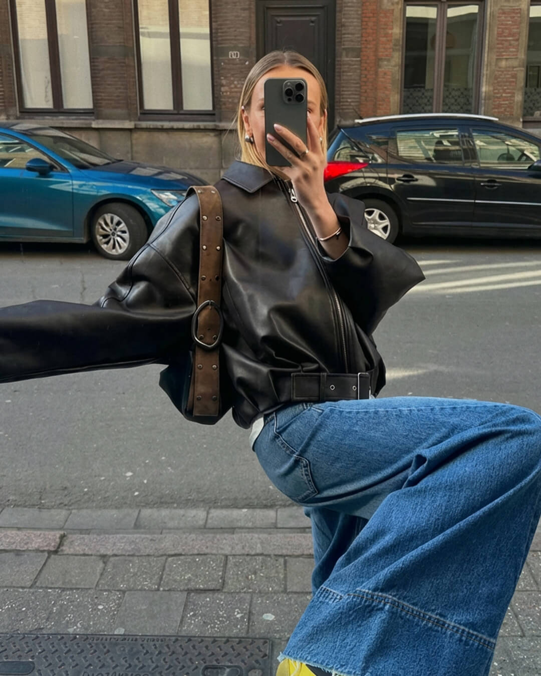 Damen Bomberjacke im Oversized-Stil mit Taillengürtel - J&B - 11 - Atelier-Zofia