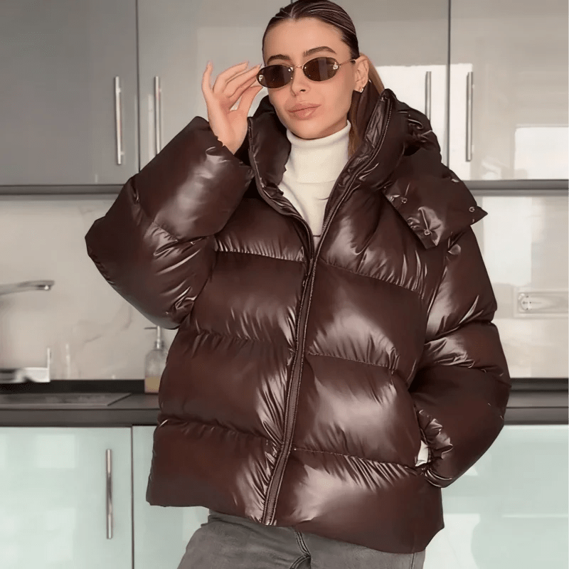 Trendige kurze Daunenjacke für Damen mit glänzendem Finish - J&B - 12 - Atelier-Zofia