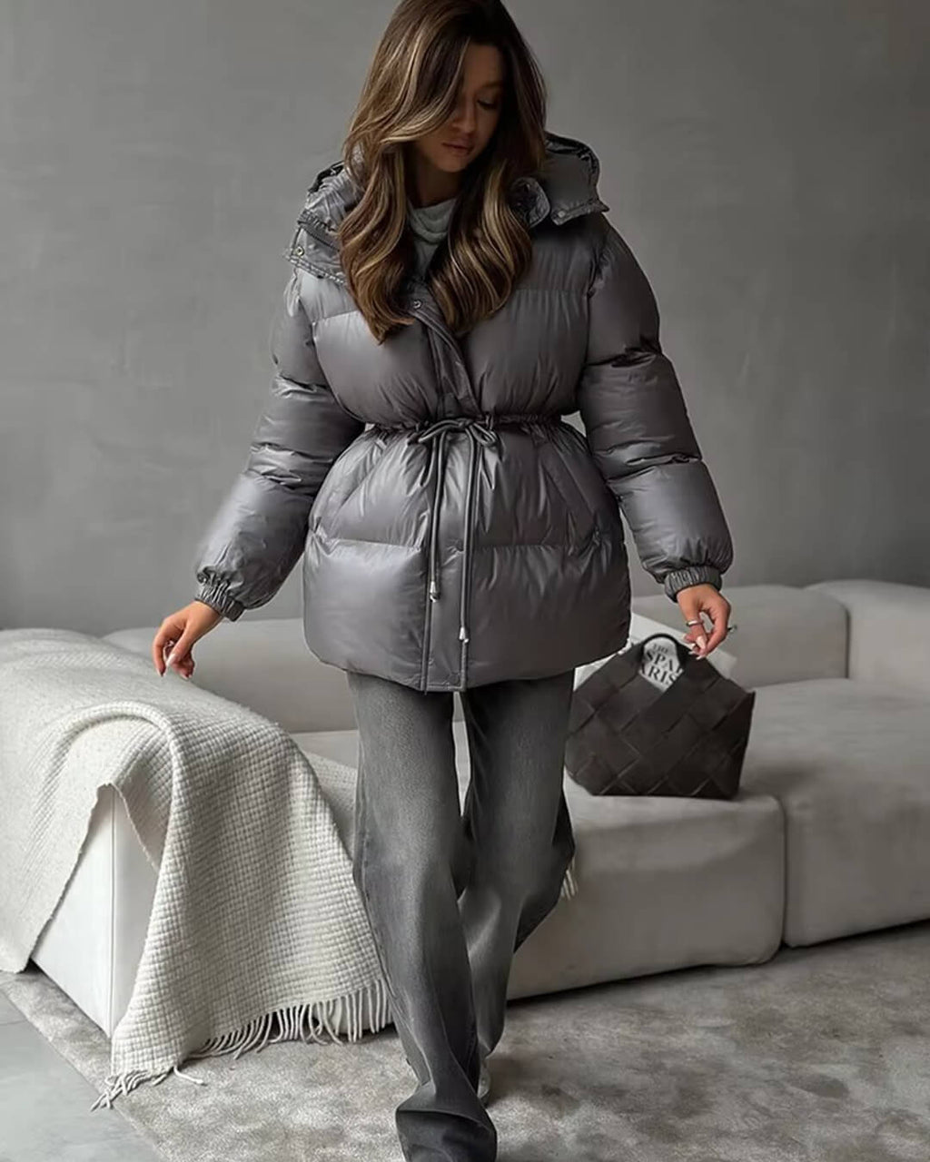 Damen Daunenjacke mit Taillenkordelzug und langer Silhouette - J&B - 7 - Atelier-Zofia