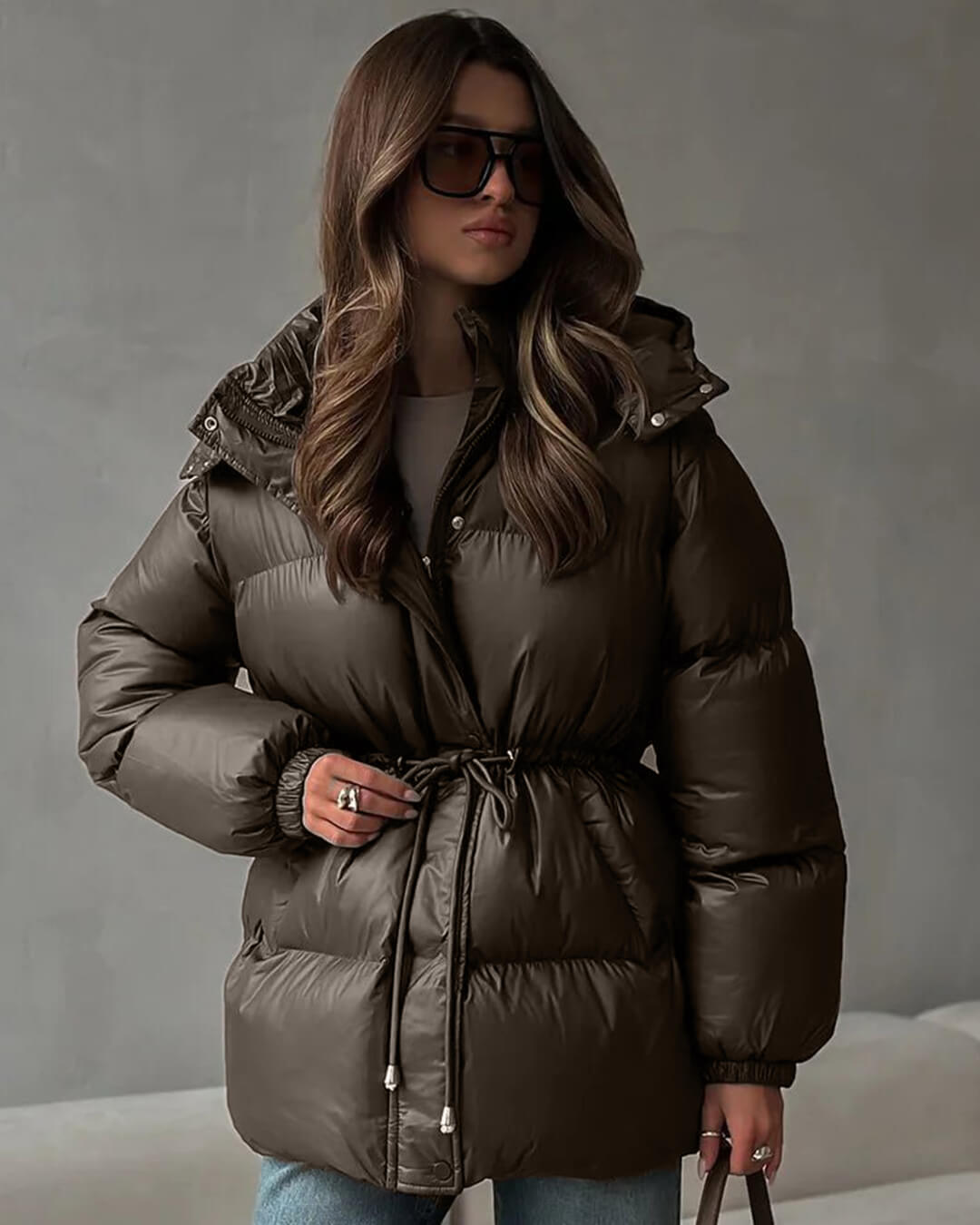 Damen Daunenjacke mit Taillenkordelzug und langer Silhouette - J&B - 9 - Atelier-Zofia