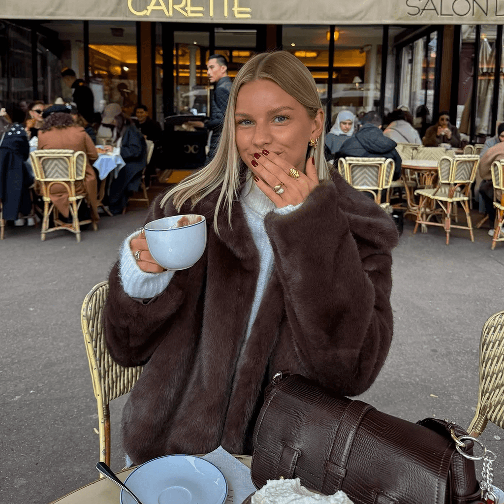 Elegante Damen Kunstfelljacke, Kurzschnitt für stilvolle Auftritte - J&B - 3 - Atelier-Zofia