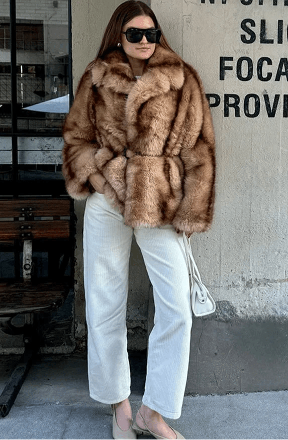 Damen Kunstfelljacke mit offener Form und luxuriöser Haptik - J&B - 5 - Atelier-Zofia