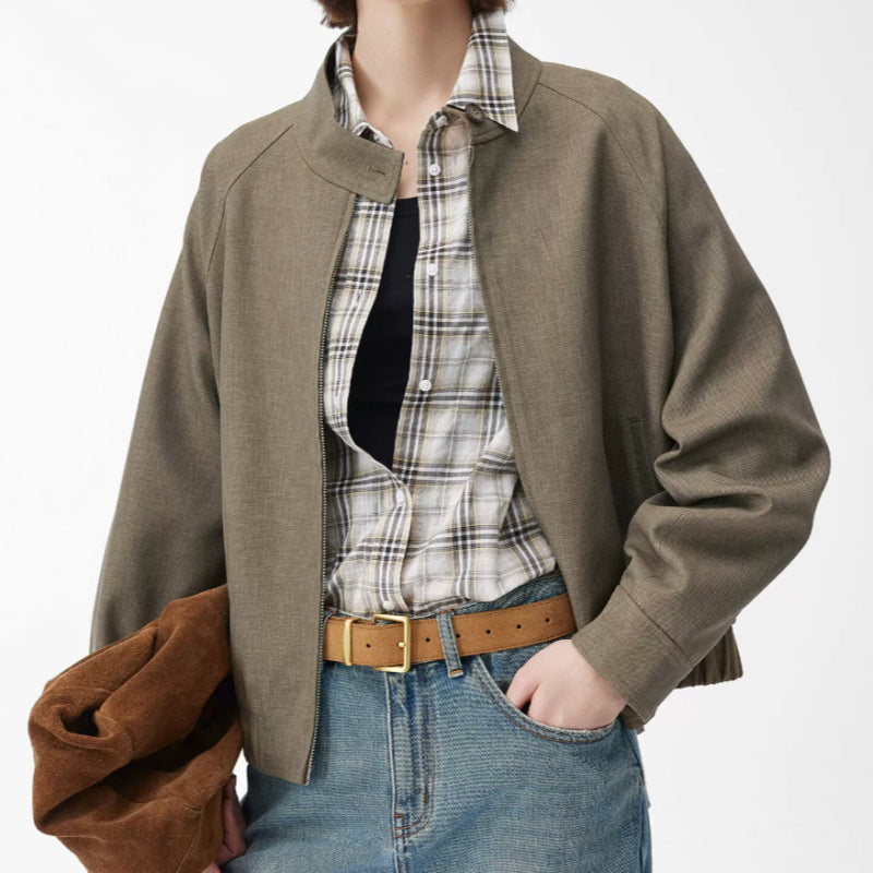 Moderne Bomberjacke für Damen mit Reißverschluss und lässigem Schnitt - J&B - 3 - Atelier-Zofia