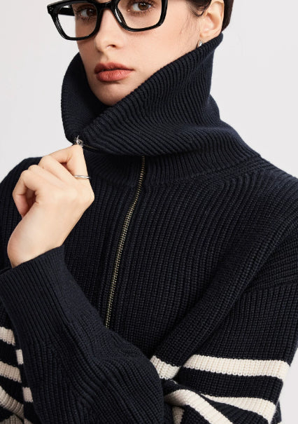 Stylischer Damenpullover mit Streifen und Reißverschluss - J&B - 3 - Atelier-Zofia