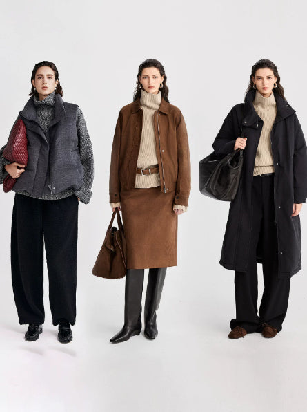 Bequemer Damenpullover im Oversize-Stil mit hohem Kragen - J&B - 3 - Atelier-Zofia