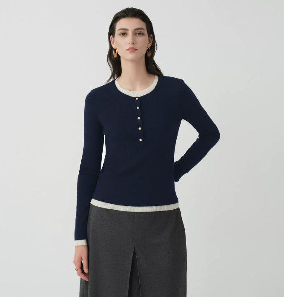 Damenpullover mit stilvollem Rippdesign und eleganten Knopfdetails - J&B - 3 - Atelier-Zofia