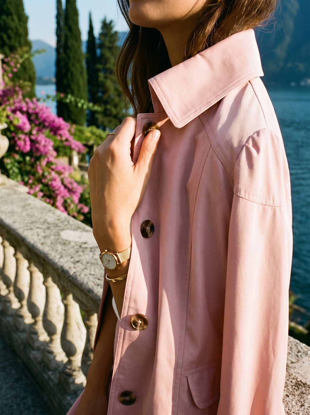 Damen-Trenchcoat mit eleganter Silhouette und Gürtel - J&B - 4 - Atelier-Zofia
