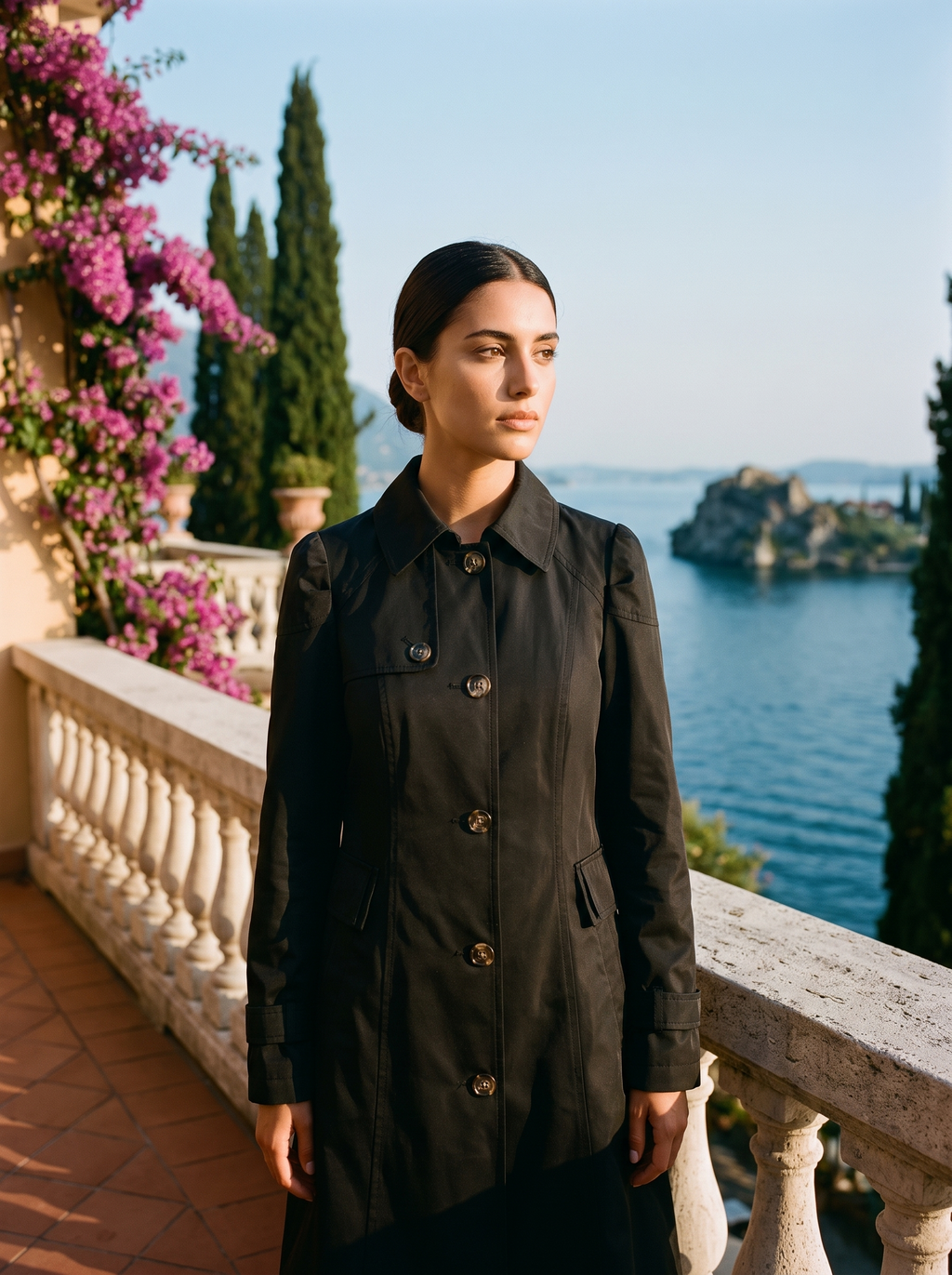 Damen-Trenchcoat mit eleganter Silhouette und Gürtel - J&B - 6 - Atelier-Zofia