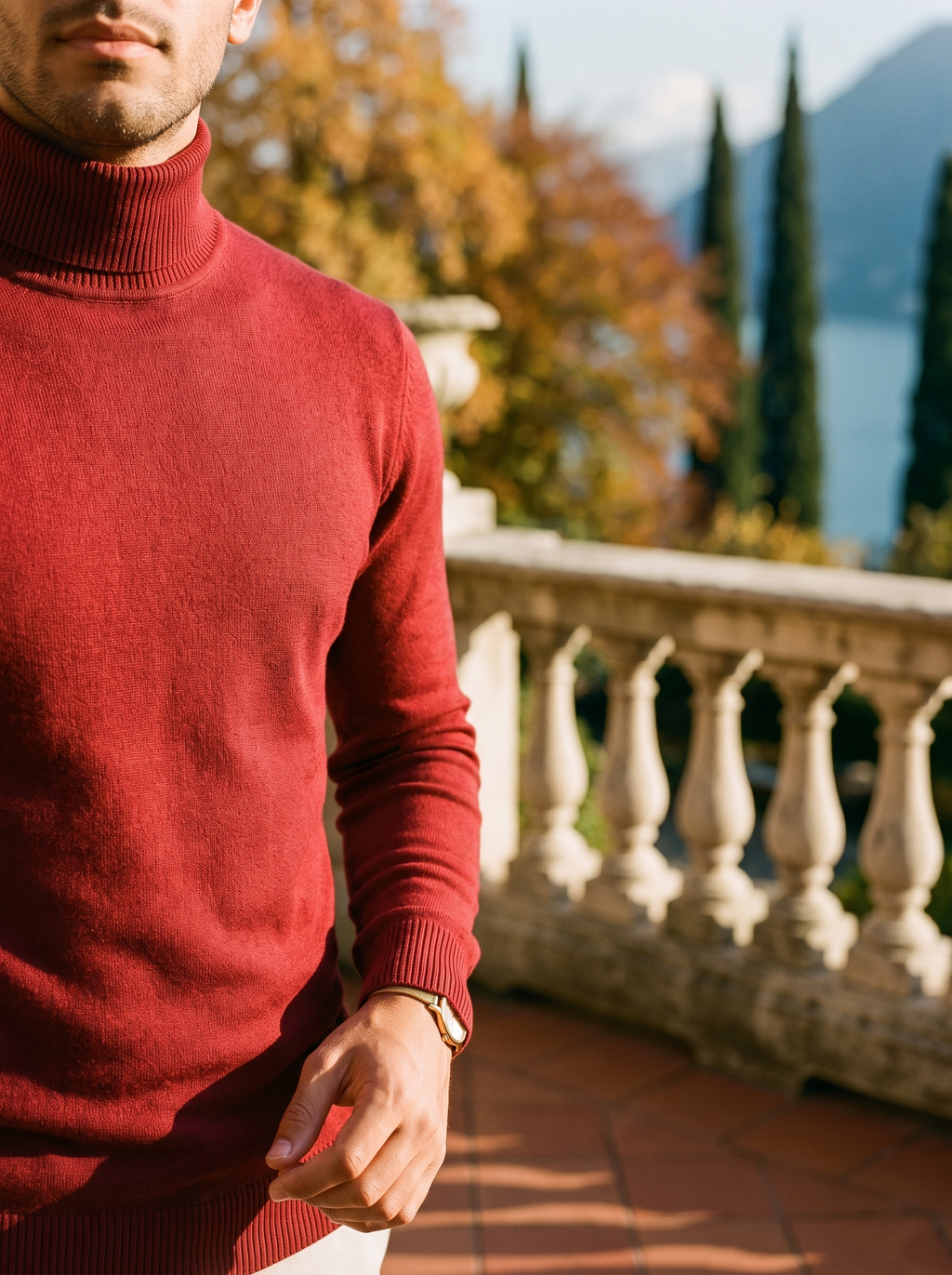 Burgunderfarbener Rollkragenpullover für Herren mit klassischer Schnittführung - J&B - 4 - Atelier-Zofia