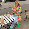 Stilvolle Damenjacke mit floralem Design und lockerer Passform - J&B - 1 - Atelier-Zofia
