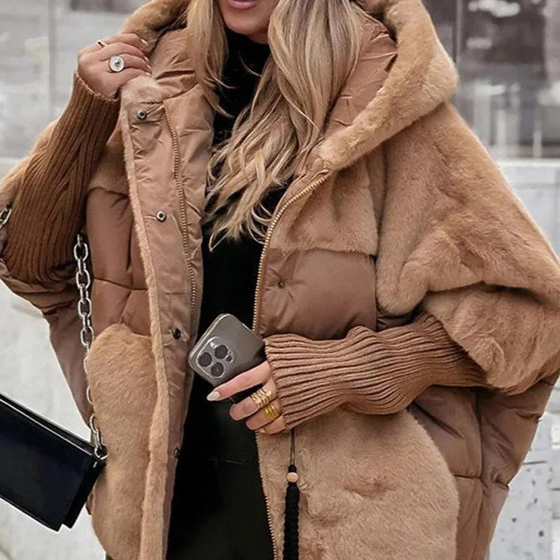 Elegante Damen-Daunenjacke mit Kapuze und luxuriösen Pelzdetails - J&B - 1 - Atelier-Zofia