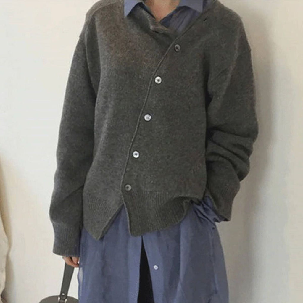 Bequemer Damenstrickpullover mit Knopfverschluss und lässiger Schnitt - J&B - 2 - Atelier-Zofia