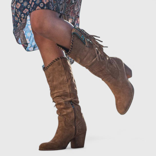 Damen Stiefel in Wadenhöhe mit Blockabsatz und trendiger Fransenverzierung - J&B - 6 - Atelier-Zofia
