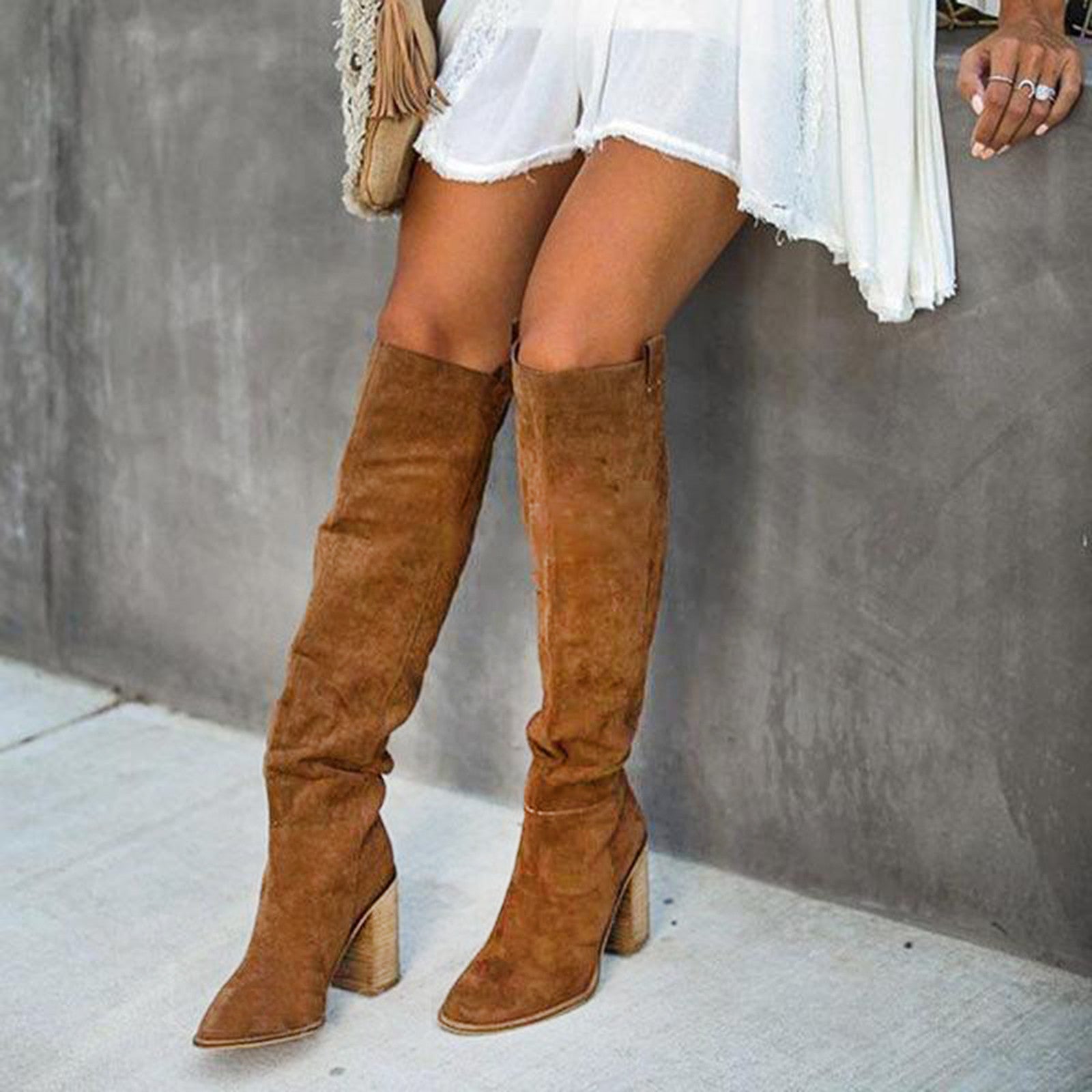 Elegante kniehohe Damenstiefel im Western-Stil mit komfortablem Blockabsatz - J&B - 8 - Atelier-Zofia