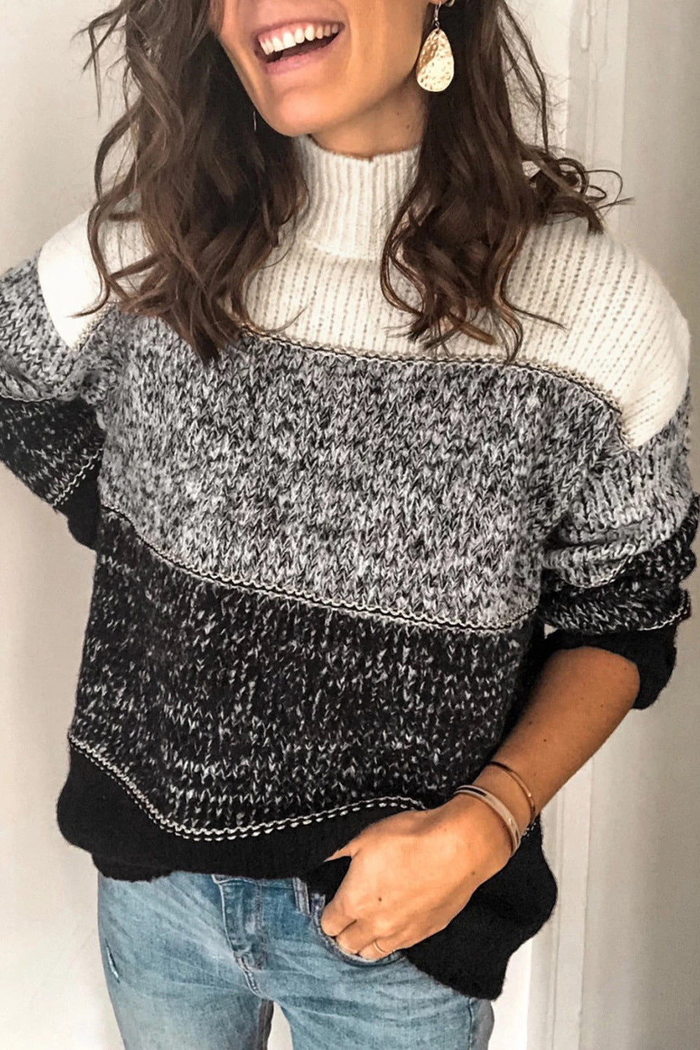 Modischer Damenpullover mit Rollkragen und Farbblock-Design - J&B - 5 - Atelier-Zofia