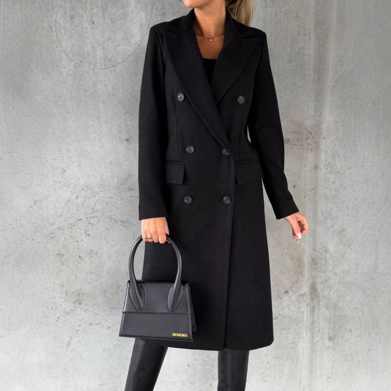 Eleganter Damenmantel im Zweireiher-Stil mit praktischen Taschen - J&B - 3 - Atelier-Zofia