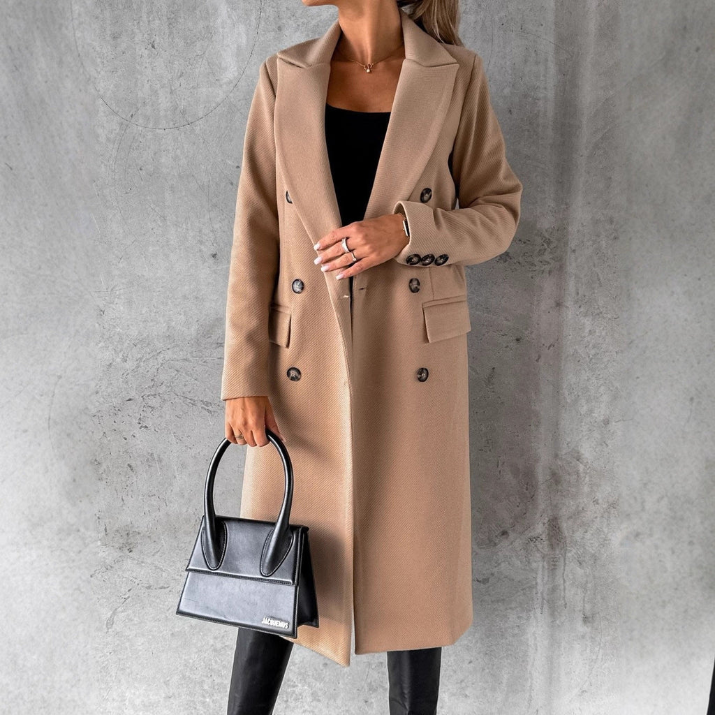 Eleganter Damenmantel im Zweireiher-Stil mit praktischen Taschen - J&B - 8 - Atelier-Zofia