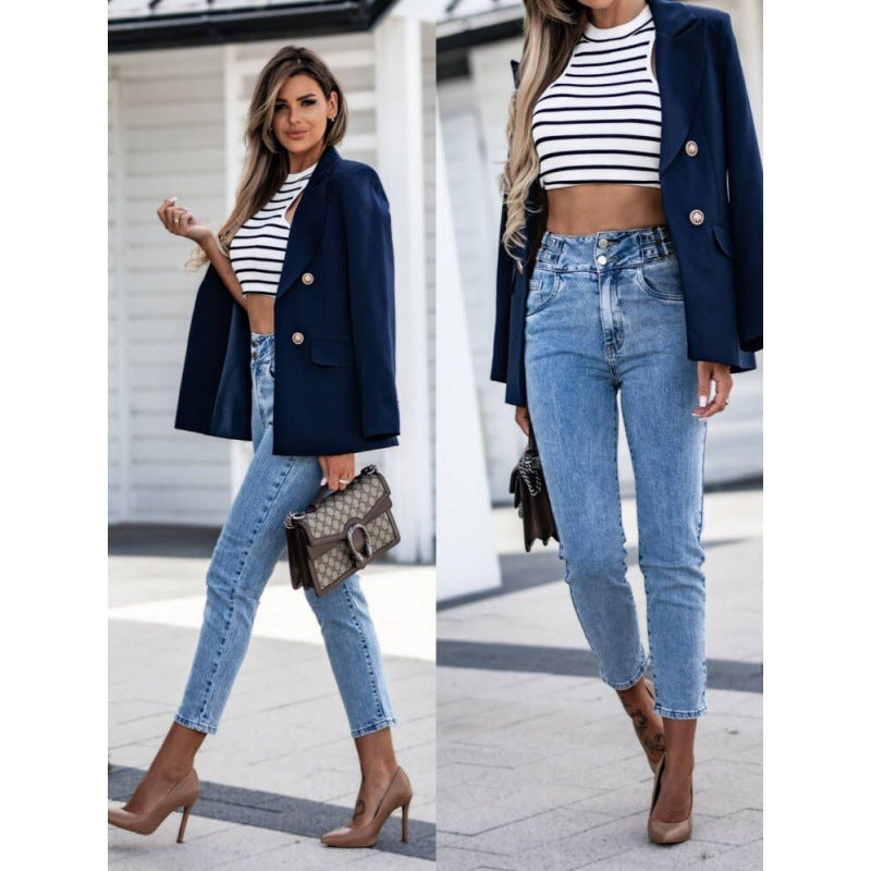 Hellblauer Damenblazer mit doppelt geknöpfter Front und stilvollem Schnitt - J&B - 2 - Atelier-Zofia