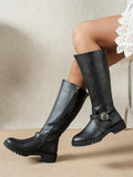 Moderne kniehohe Damenstiefel mit anpassbarem Riemen und stabiler Sohle - J&B - 1 - Atelier-Zofia