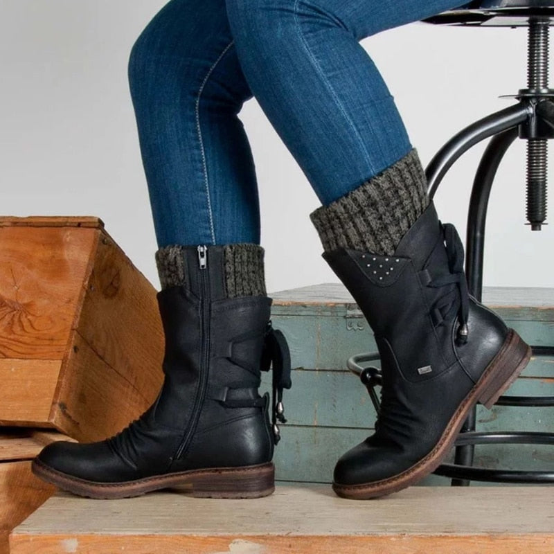 Modische Damen-Stiefeletten mit floralem Muster und eleganten Schnallen - J&B - 4 - Atelier-Zofia