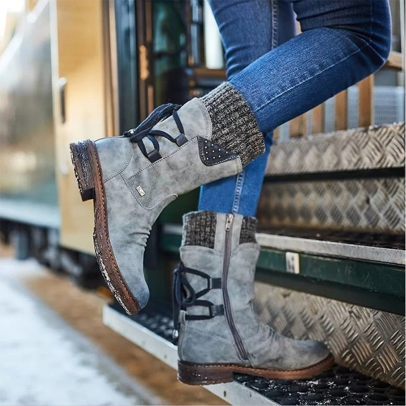 Modische Damen-Stiefeletten mit floralem Muster und eleganten Schnallen - J&B - 6 - Atelier-Zofia