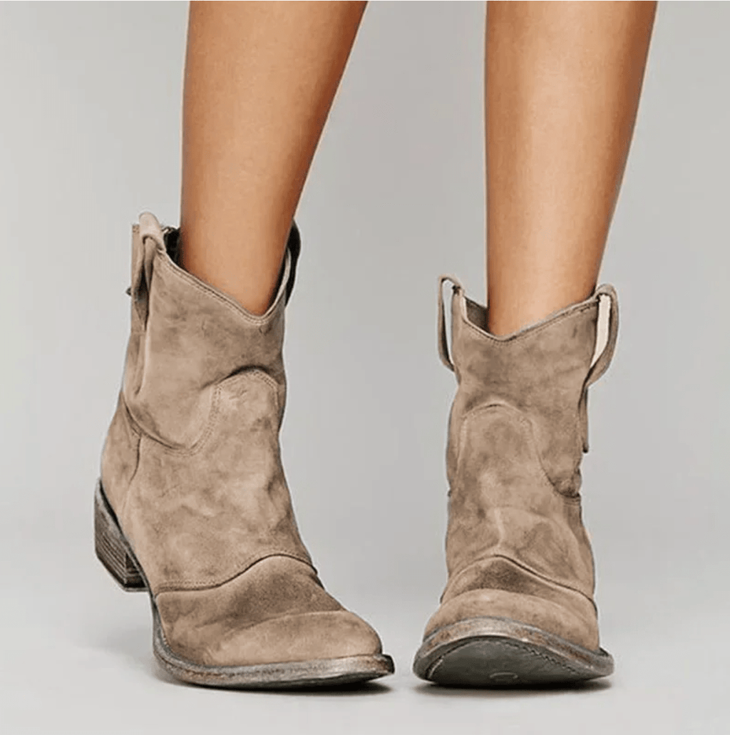 Elegante Damen-Stiefeletten im Western-Stil mit flachem Absatz – J&B - 2 - Atelier-Zofia