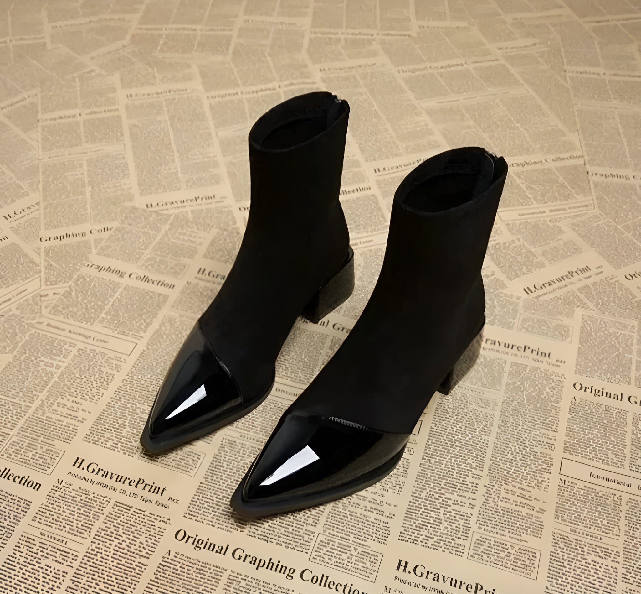 Modische Damen-Stiefeletten mit Blockabsatz und schimmernder Spitze - J&B - 2 - Atelier-Zofia
