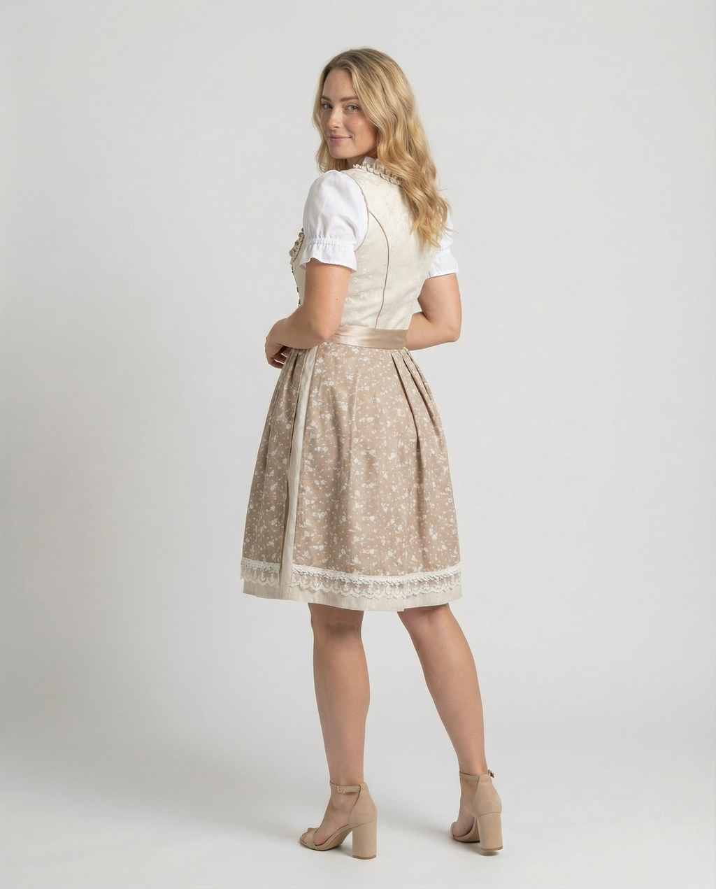 Traditionelles Dirndl für Damen mit floralem Design - J&B - 3 - Atelier-Zofia