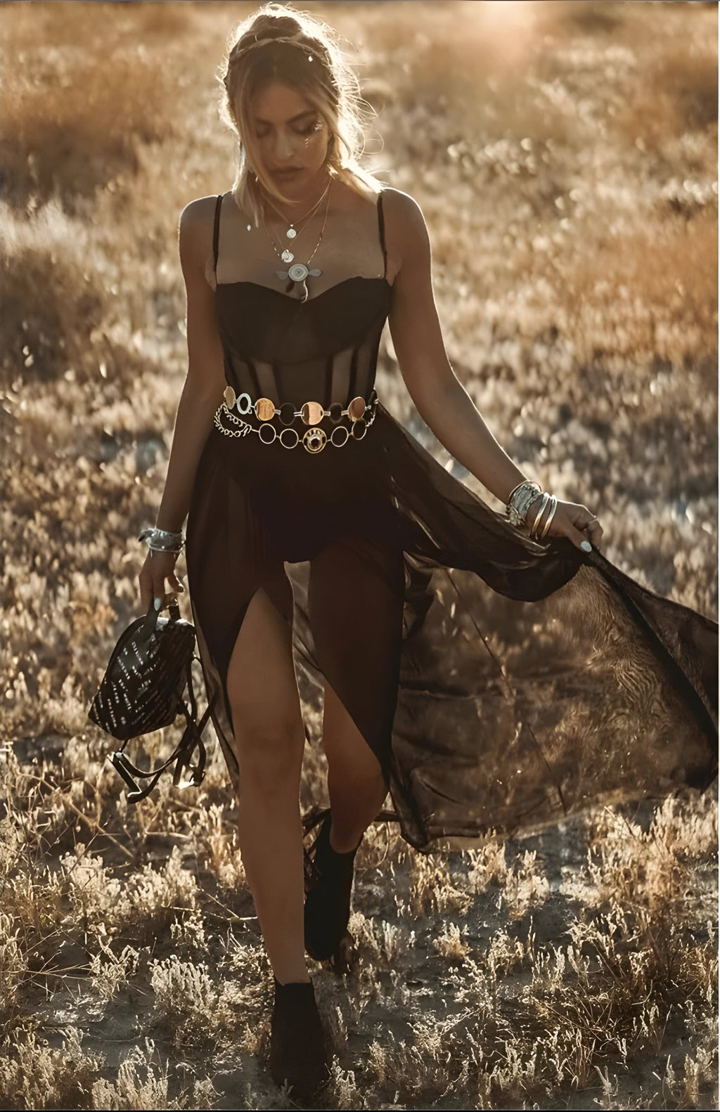 Schickes Maxikleid für Damen mit transparentem Rock und taillierter Silhouette - J&B - 2 - Atelier-Zofia