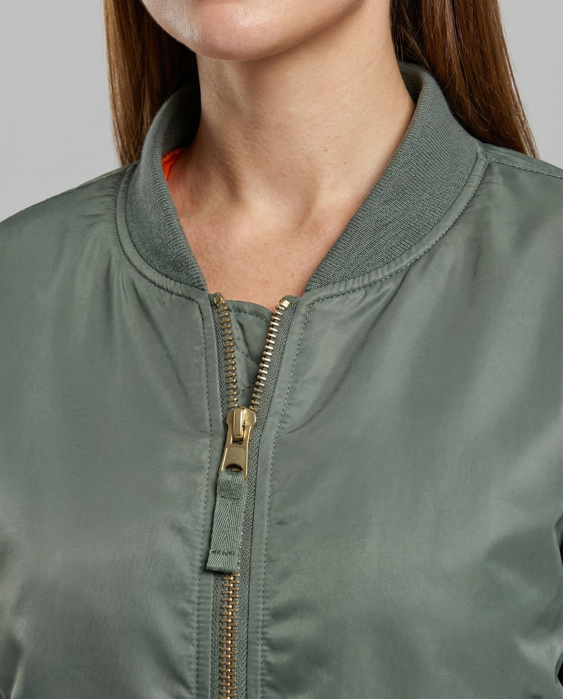 Damen Bomberjacke – Stylische Passform mit praktischen Taschen von J&B - 5 - Atelier-Zofia
