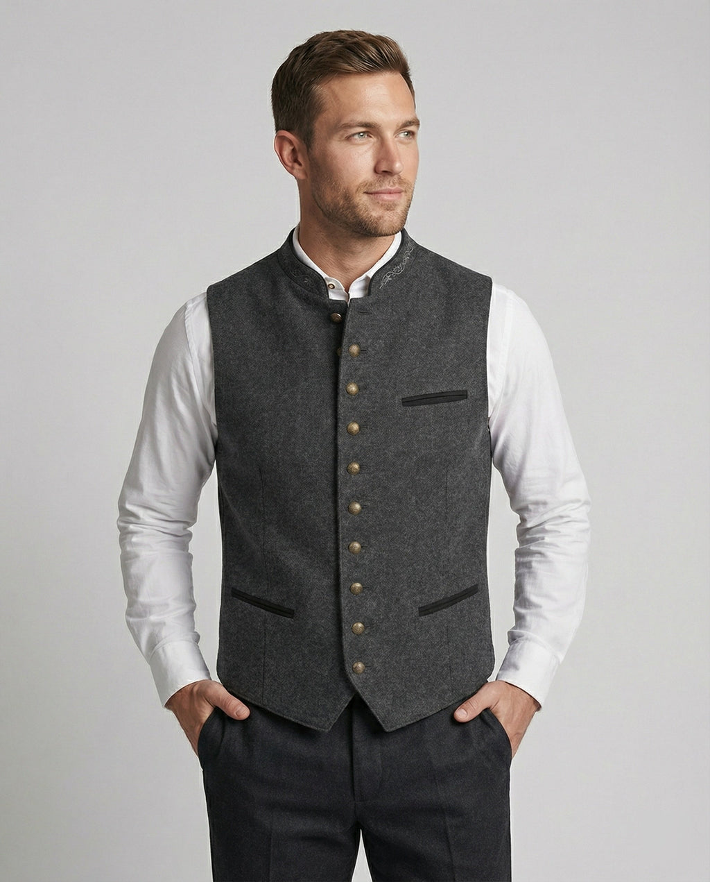 Herrenweste im traditionellen Stil mit taillierter Passform | J&B - 1 - Jasminaboutique.com