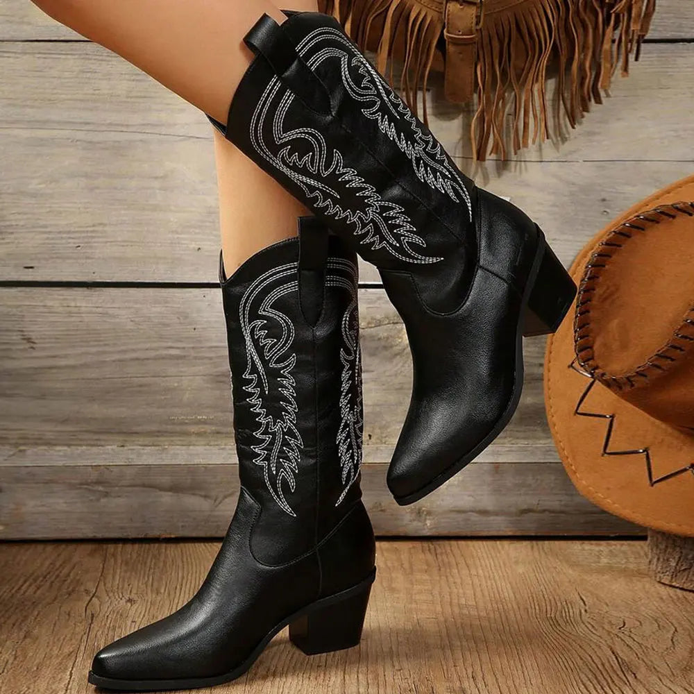 Modische Damenstiefel im Western-Look mit Blockabsatz und kunstvollen Details - J&B - 1 - Atelier-Zofia