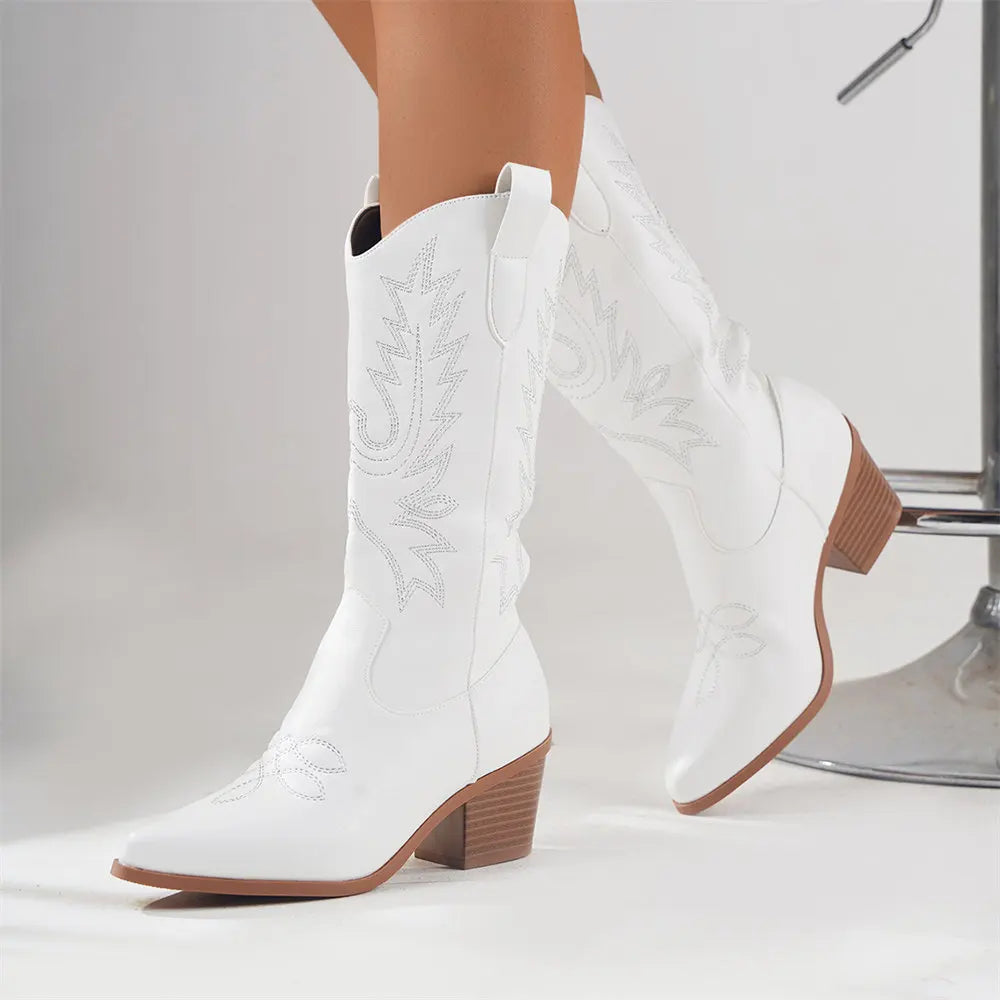 Modische Damenstiefel im Western-Look mit Blockabsatz und kunstvollen Details - J&B - 3 - Atelier-Zofia