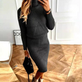 Damen Strickkleid mit Rollkragen und taillierter Passform für stilvolle Auftritte - 1 - Atelier-Zofia
