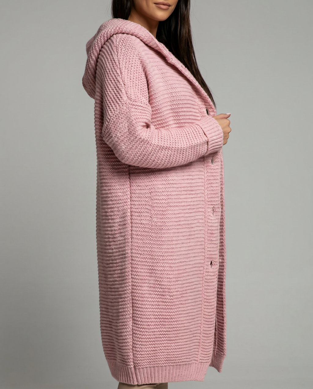 Damen Kapuzen-Strickjacke im Oversize-Stil mit strukturierten Details - J&B - 2 - Atelier-Zofia