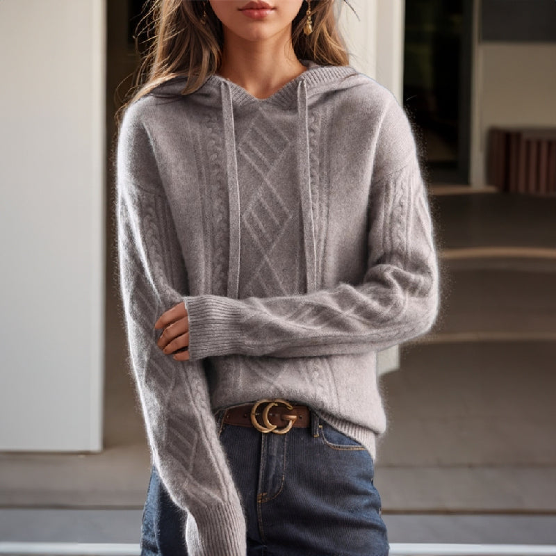 Stylischer Damen Kapuzenpullover mit Zopfstrick in oversized Passform - J&B - 2 - Atelier-Zofia