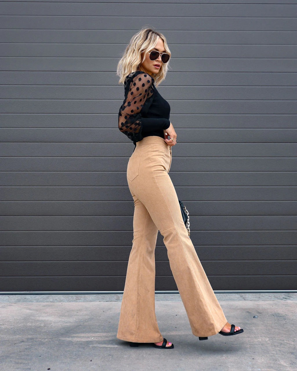 Elegante Damenhose mit hohem Bund und ausgestelltem Schnitt - J&B - 7 - Atelier-Zofia