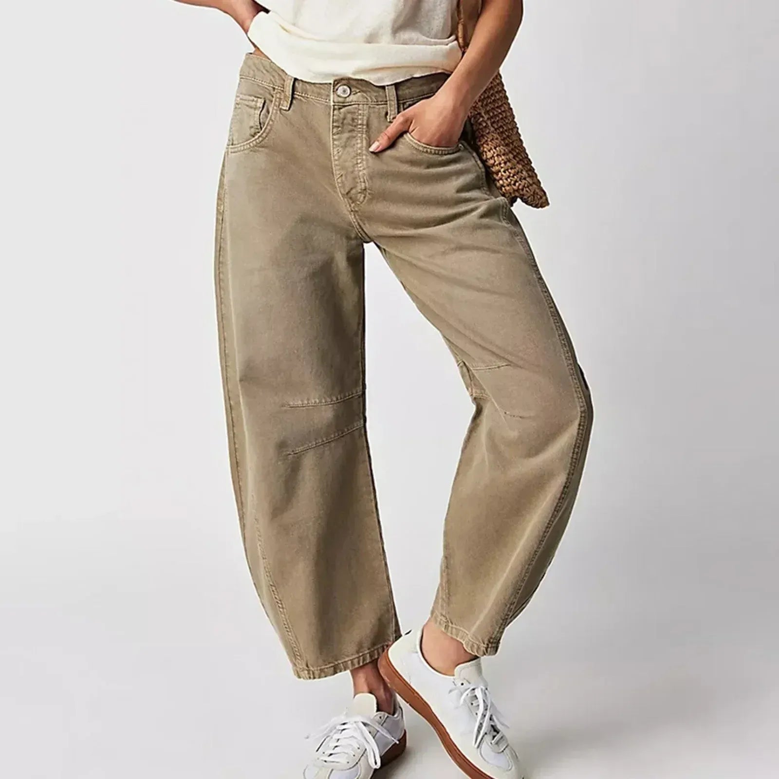 Weit geschnittene Damenhose mit hoher Taille und entspannter Passform - J&B - 3 - Atelier-Zofia