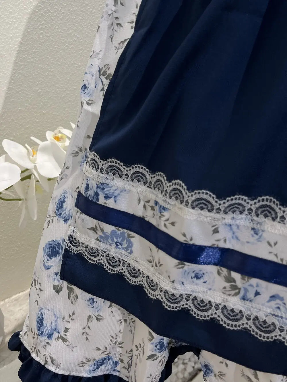 Traditionelles Dirndl für Damen mit floralem Design - J&B - 3 - Atelier-Zofia