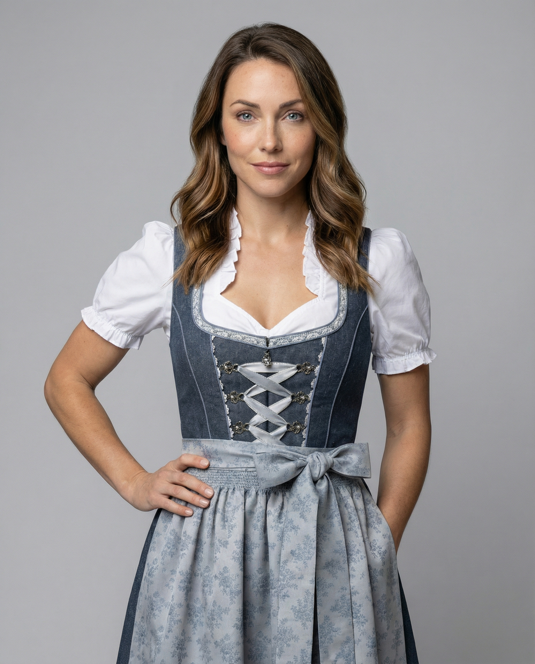 Elegantes Dirndl für Damen – Stilvolle Passform für besondere Anlässe - J&B - 2 - Atelier-Zofia