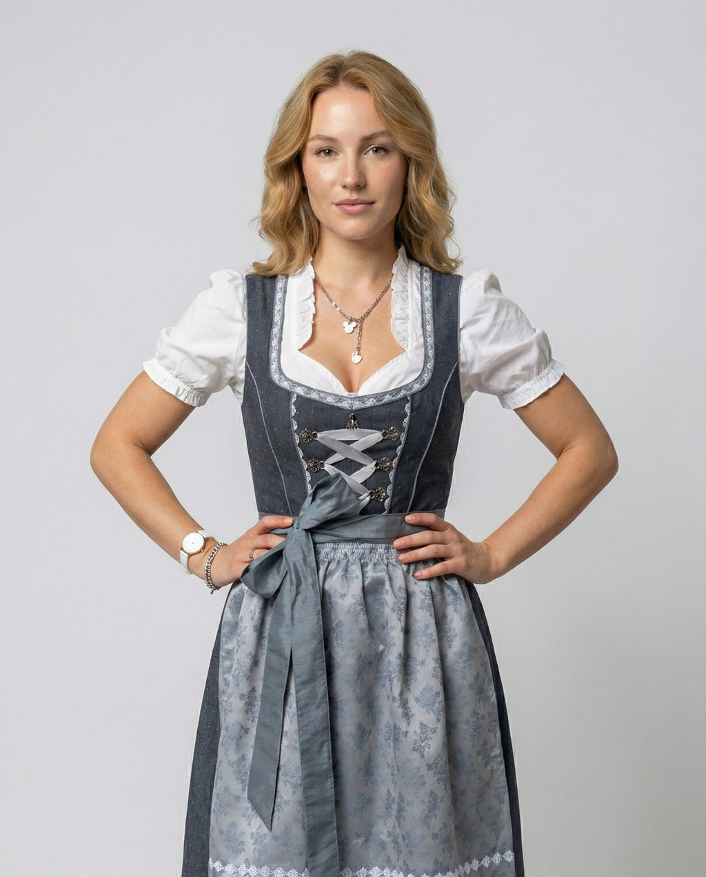 Damen Dirndl – Stilvolles, traditionelles Design mit vorteilhafter Passform – J&B - 2 - Atelier-Zofia