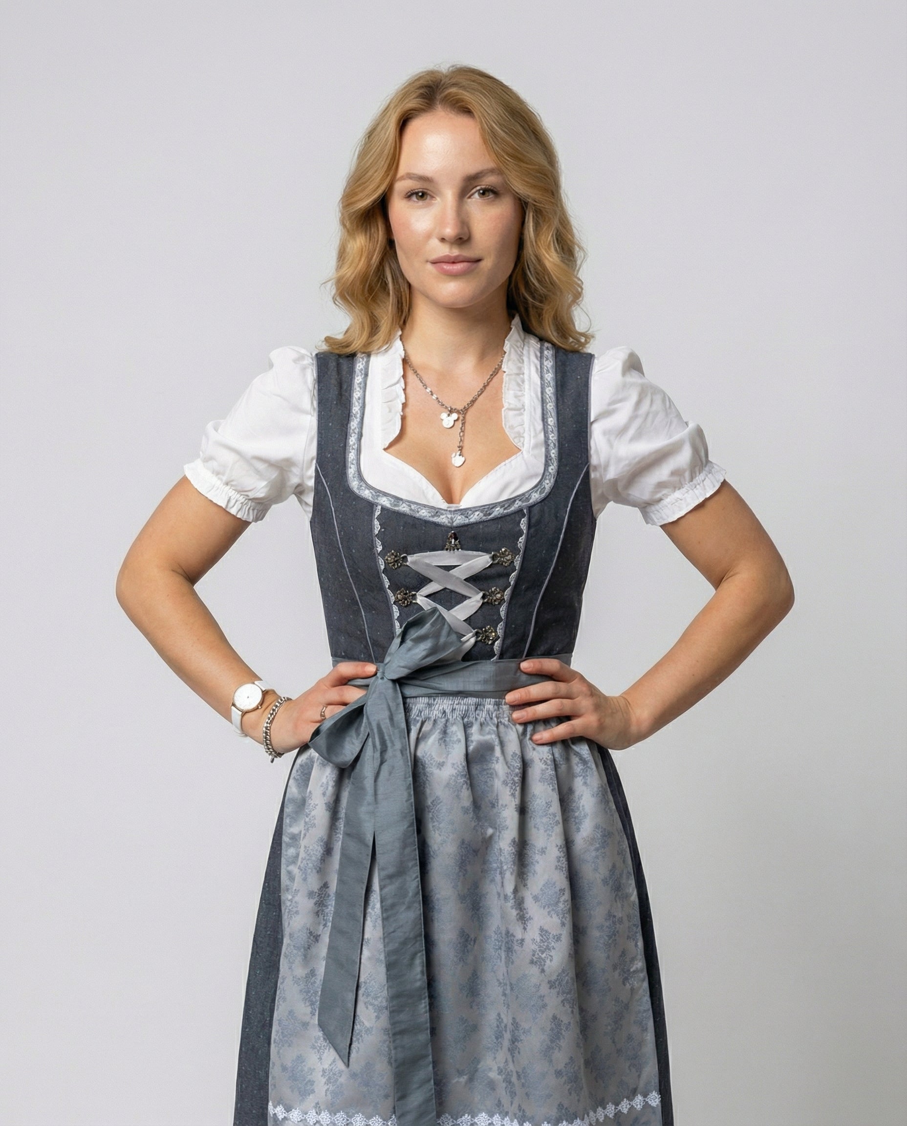 Damen Dirndl – Stilvolles, traditionelles Design mit vorteilhafter Passform – J&B - 2 - Atelier-Zofia